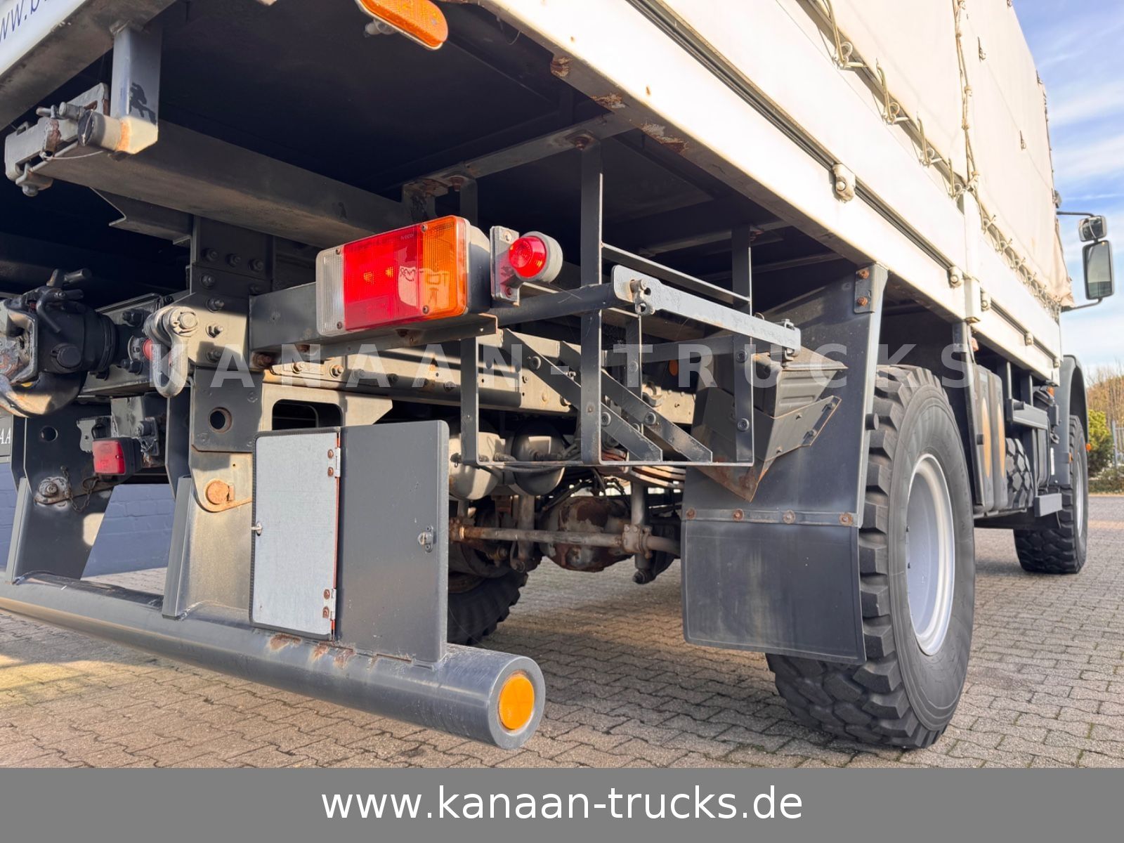 Fahrzeugabbildung Iveco 140 E240 Eurocargo 4x4 Miltär Camper Expedition