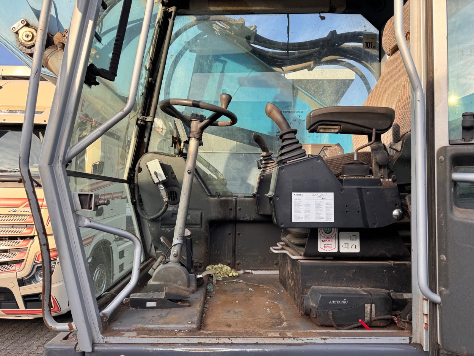 Fahrzeugabbildung Fuchs Terex MHL 340 Umschlagbagger Magnet