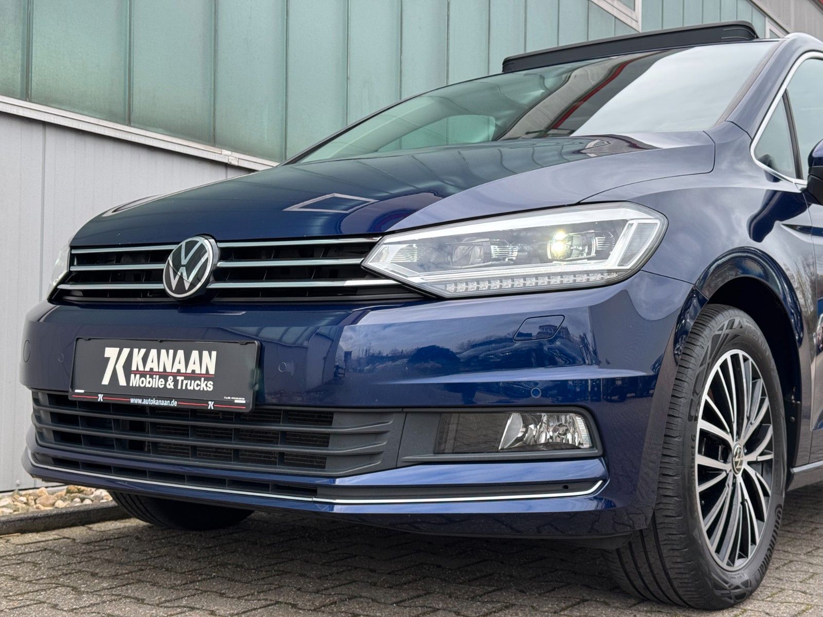 Fahrzeugabbildung Volkswagen Touran 1.5 TSI Highline*7-SITZE|AHK|PANO|ASSIST*