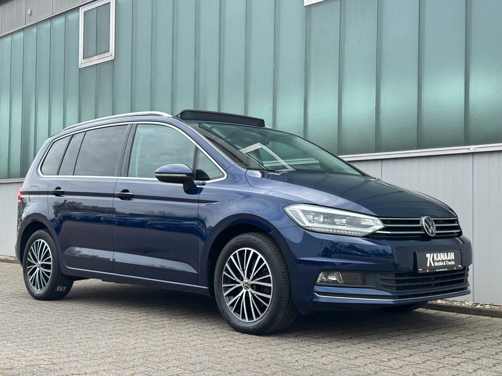 Fahrzeugabbildung Volkswagen Touran 1.5 TSI Highline*7-SITZE|AHK|PANO|ASSIST*