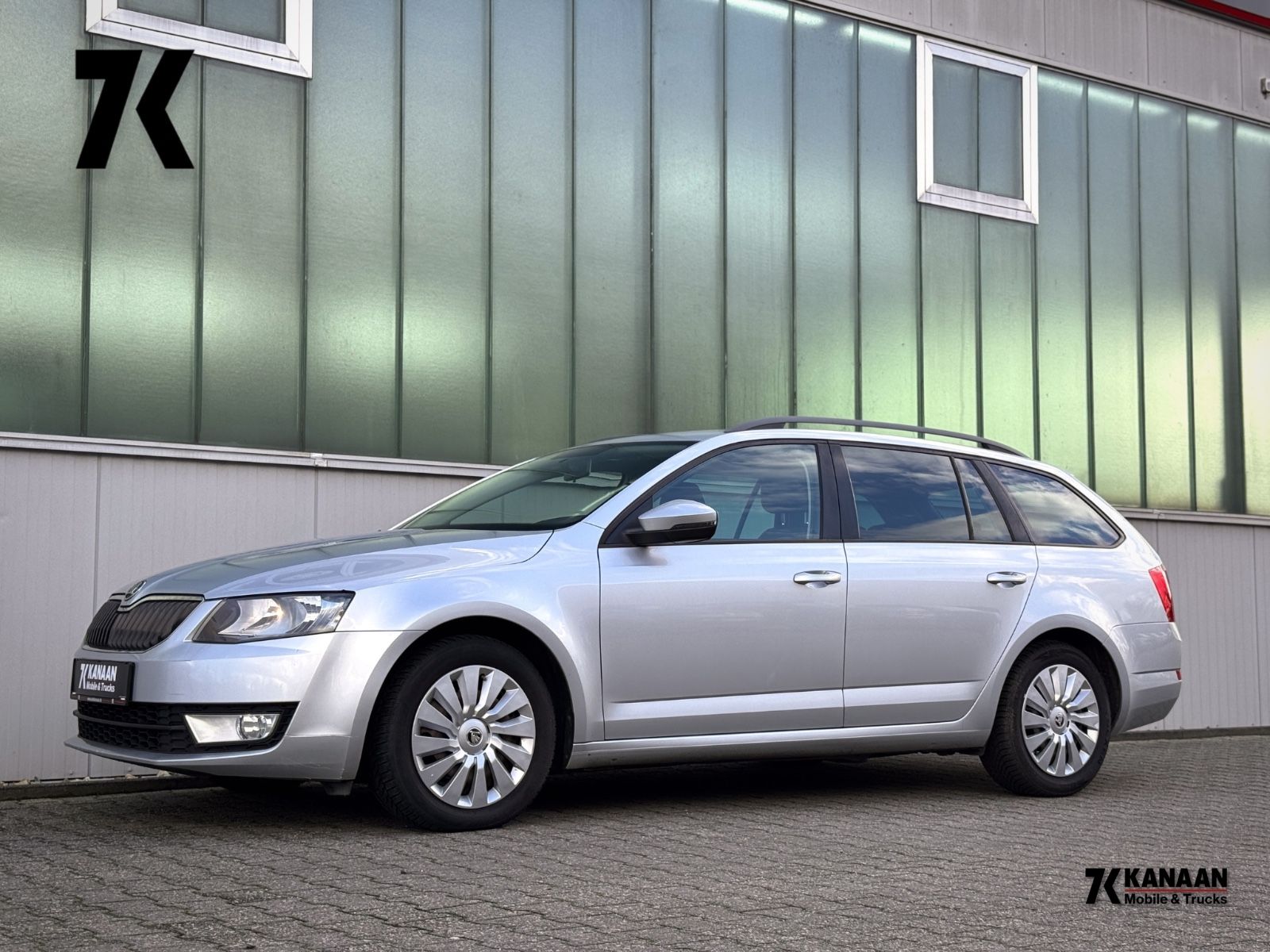 Fahrzeugabbildung SKODA Octavia 2.0 TDI Combi Ambition *DSG|AHK|NAVI*