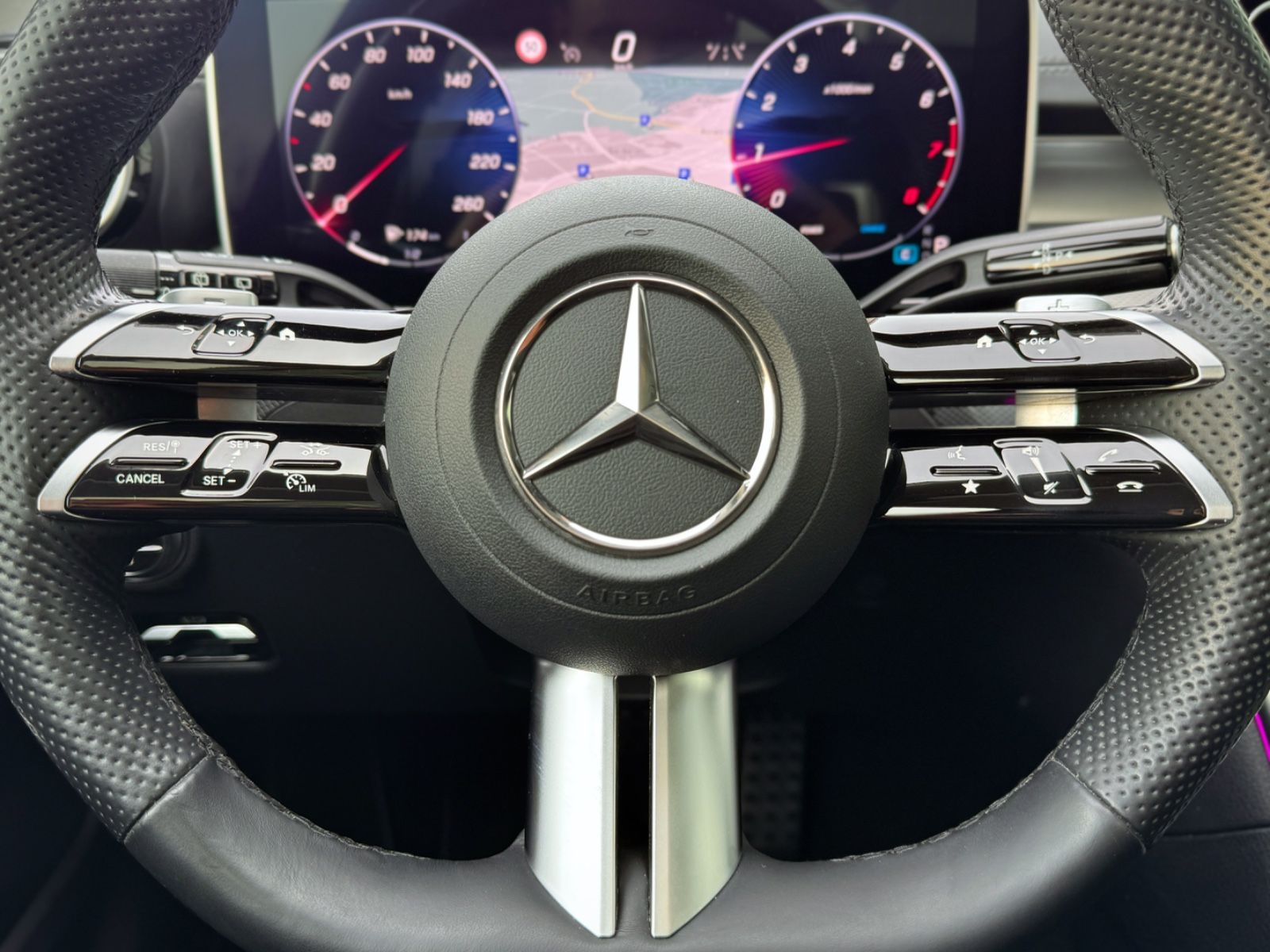 Fahrzeugabbildung Mercedes-Benz C 180 T AMG-Line *9G|PANORAMA|LED|360°*