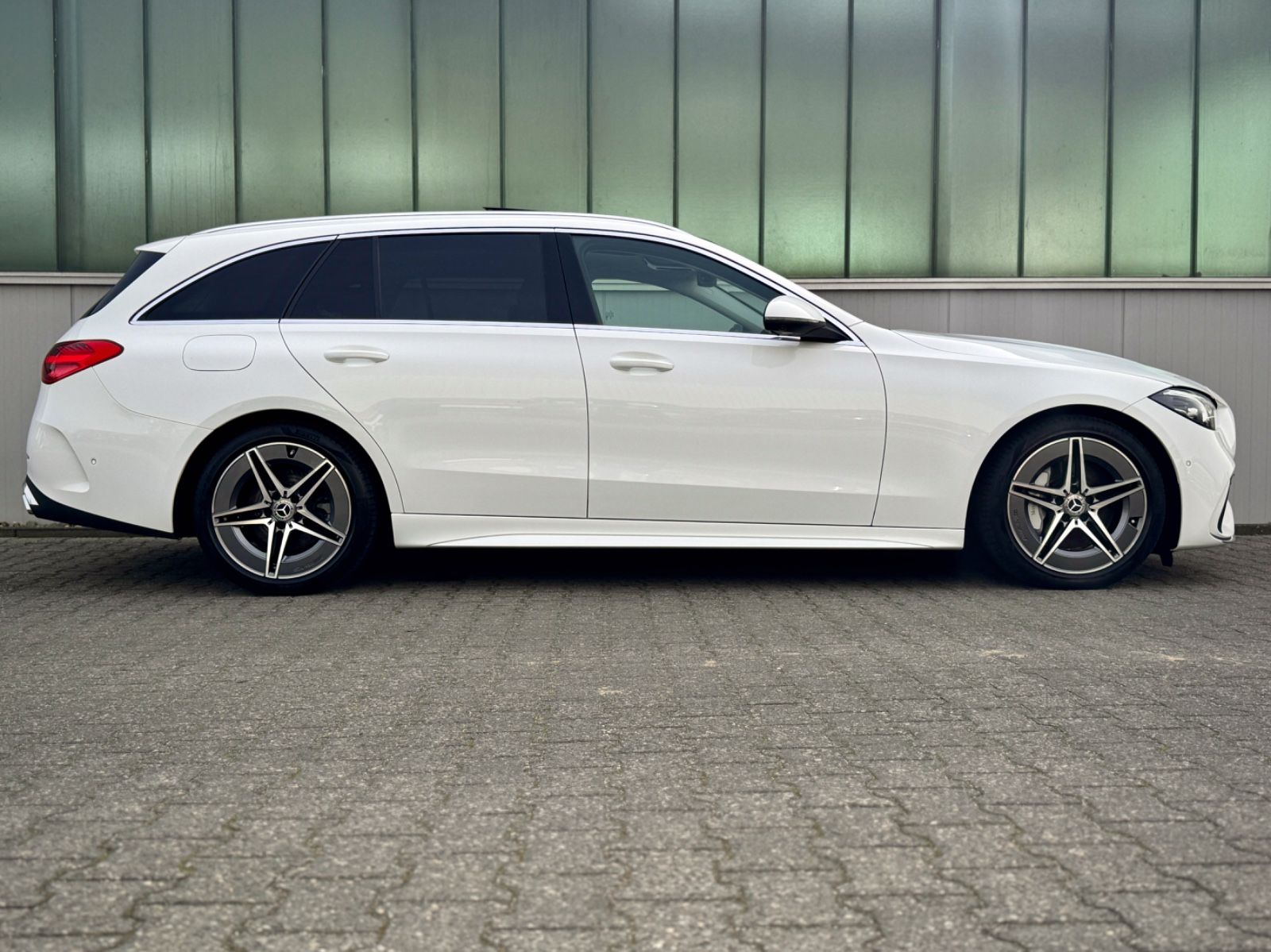 Fahrzeugabbildung Mercedes-Benz C 180 T AMG-Line *9G|PANORAMA|LED|360°*