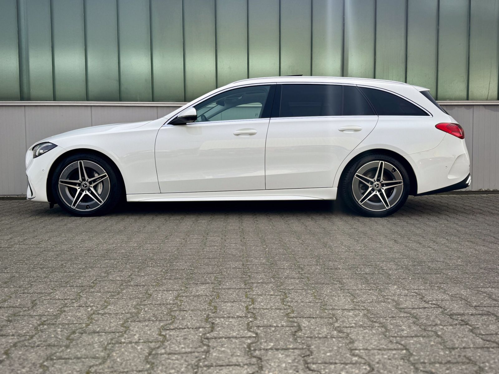Fahrzeugabbildung Mercedes-Benz C 180 T AMG-Line *9G|PANORAMA|LED|360°*