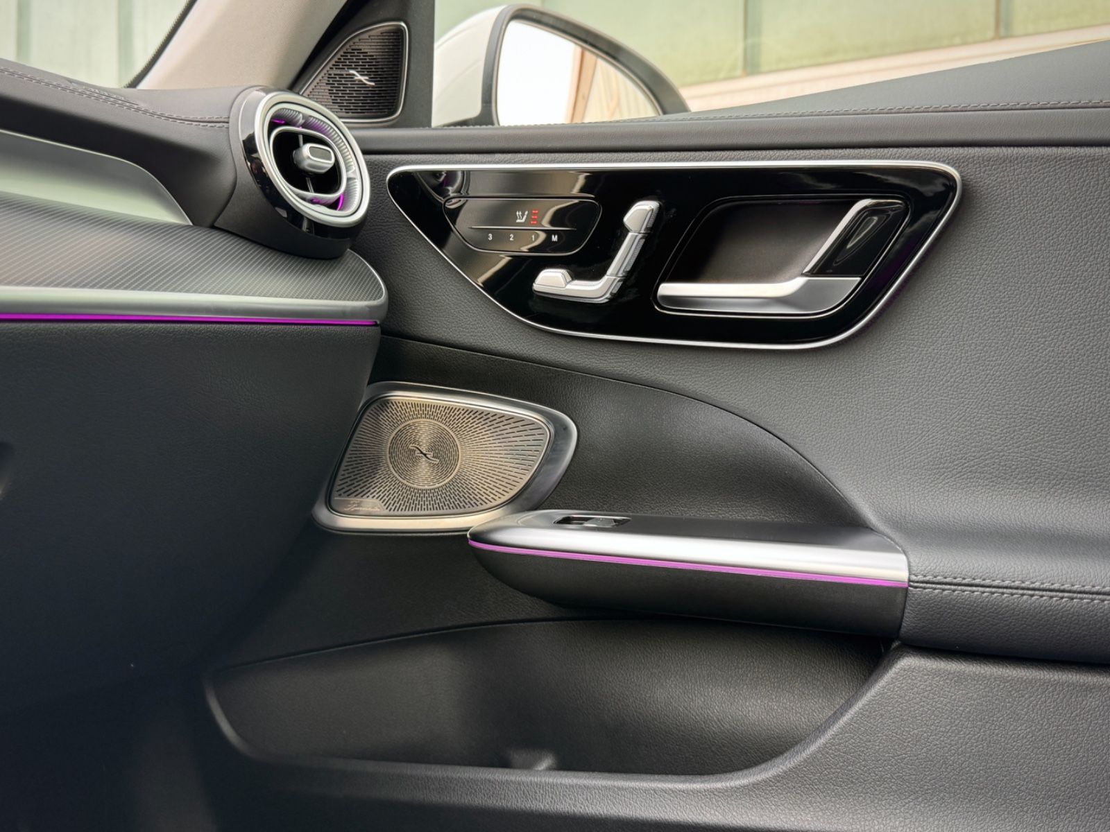 Fahrzeugabbildung Mercedes-Benz C 180 T AMG-Line *9G|PANORAMA|LED|360°*