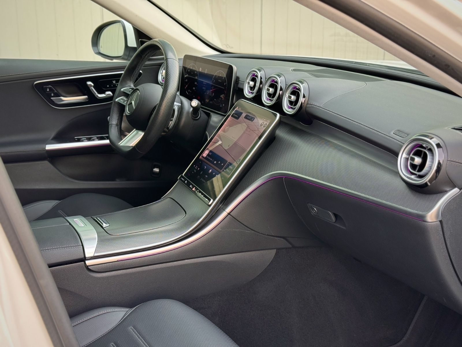 Fahrzeugabbildung Mercedes-Benz C 180 T AMG-Line *9G|PANORAMA|LED|360°*
