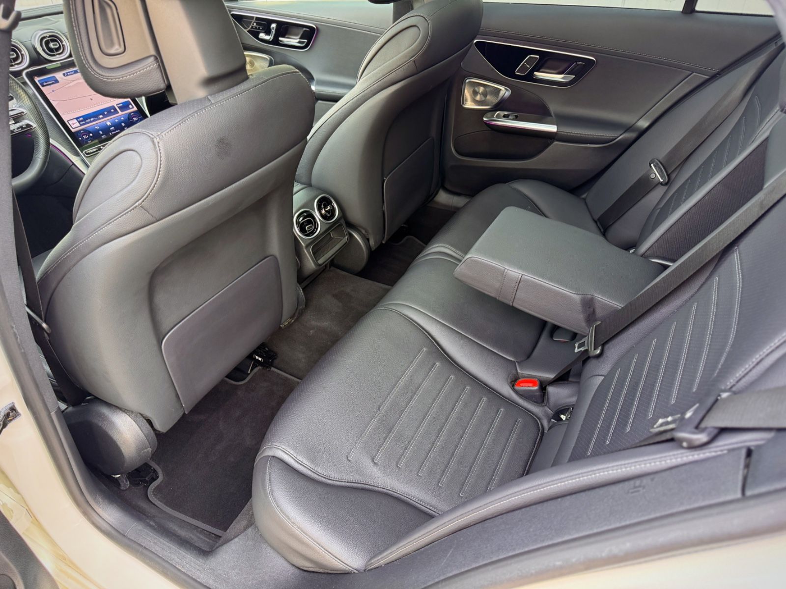 Fahrzeugabbildung Mercedes-Benz C 180 T AMG-Line *9G|PANORAMA|LED|360°*