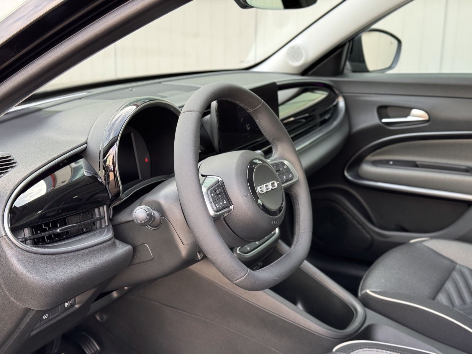 Fahrzeugabbildung Fiat 600 Hybrid *CARPLAY|360°|ASSIST*