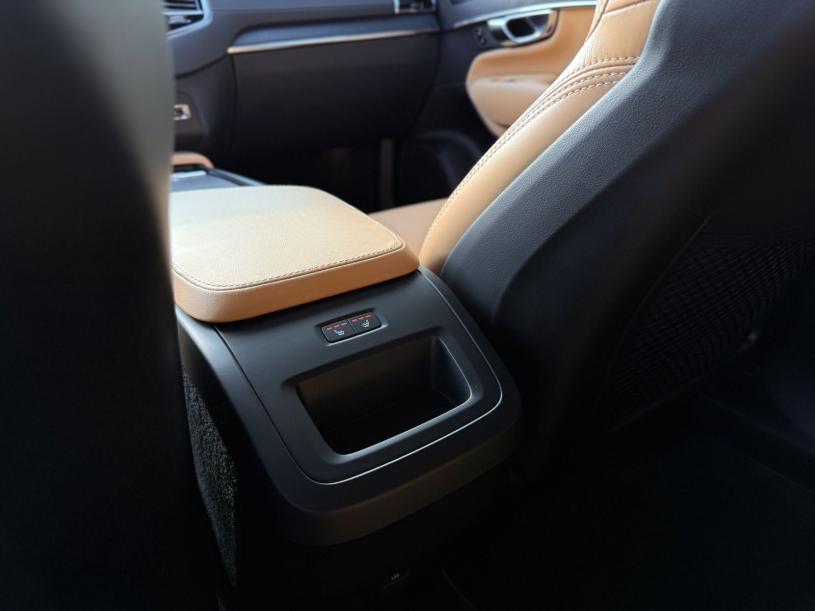 Fahrzeugabbildung Volvo XC90 2.0B5 D AWD Plus Bright*ASSIST|LED|7-SITZE*