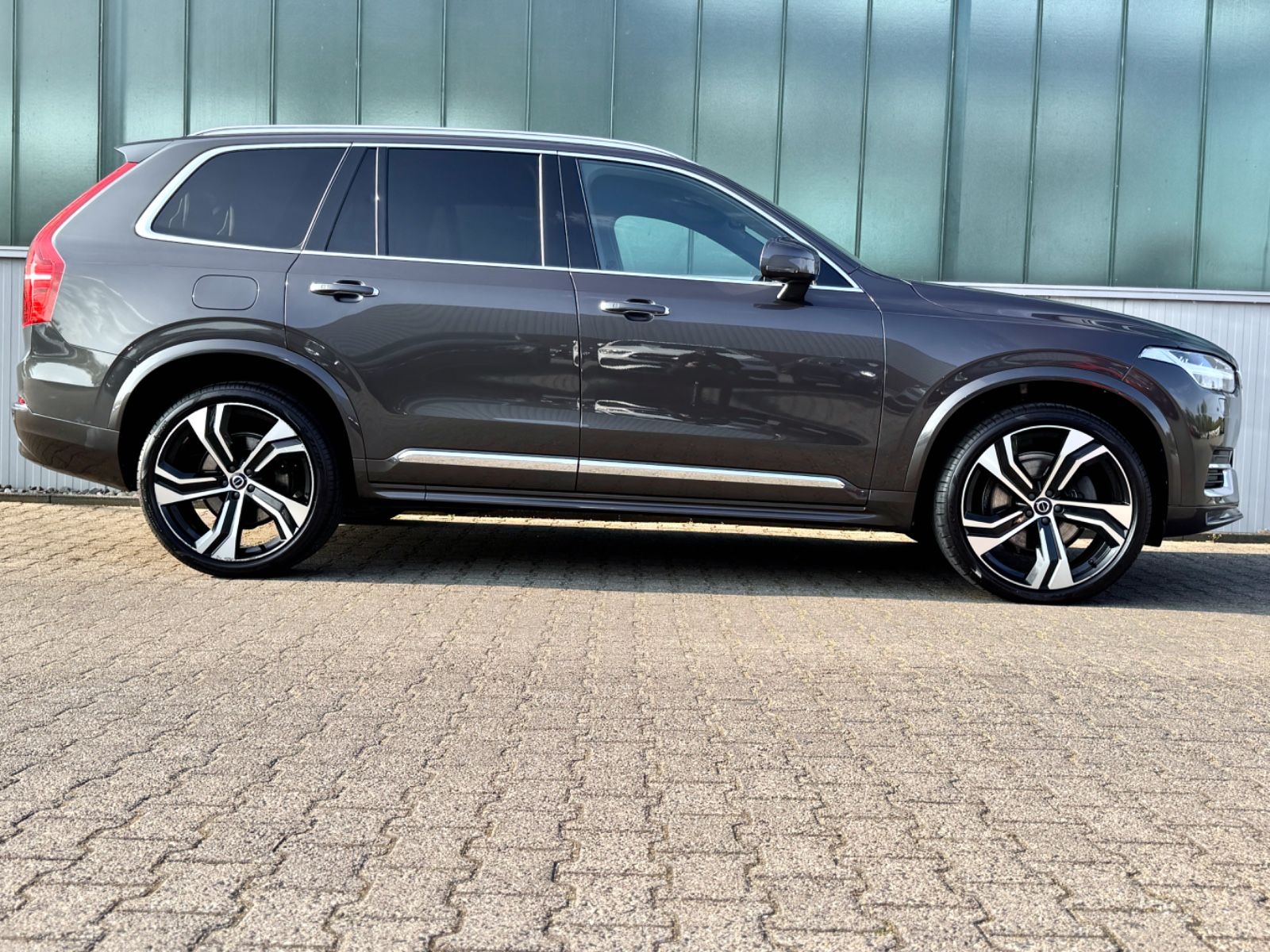 Fahrzeugabbildung Volvo XC90 2.0B5 D AWD Plus Bright*ASSIST|LED|7-SITZE*