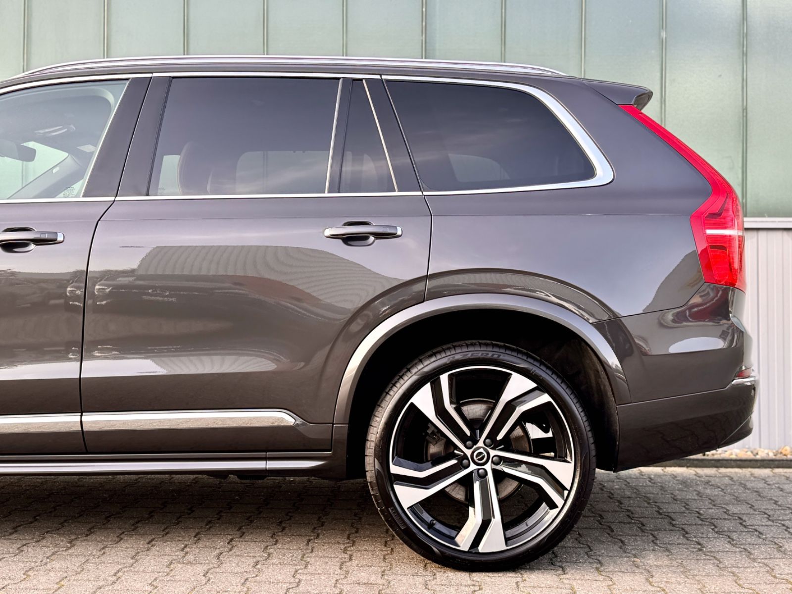 Fahrzeugabbildung Volvo XC90 2.0B5 D AWD Plus Bright*ASSIST|LED|7-SITZE*
