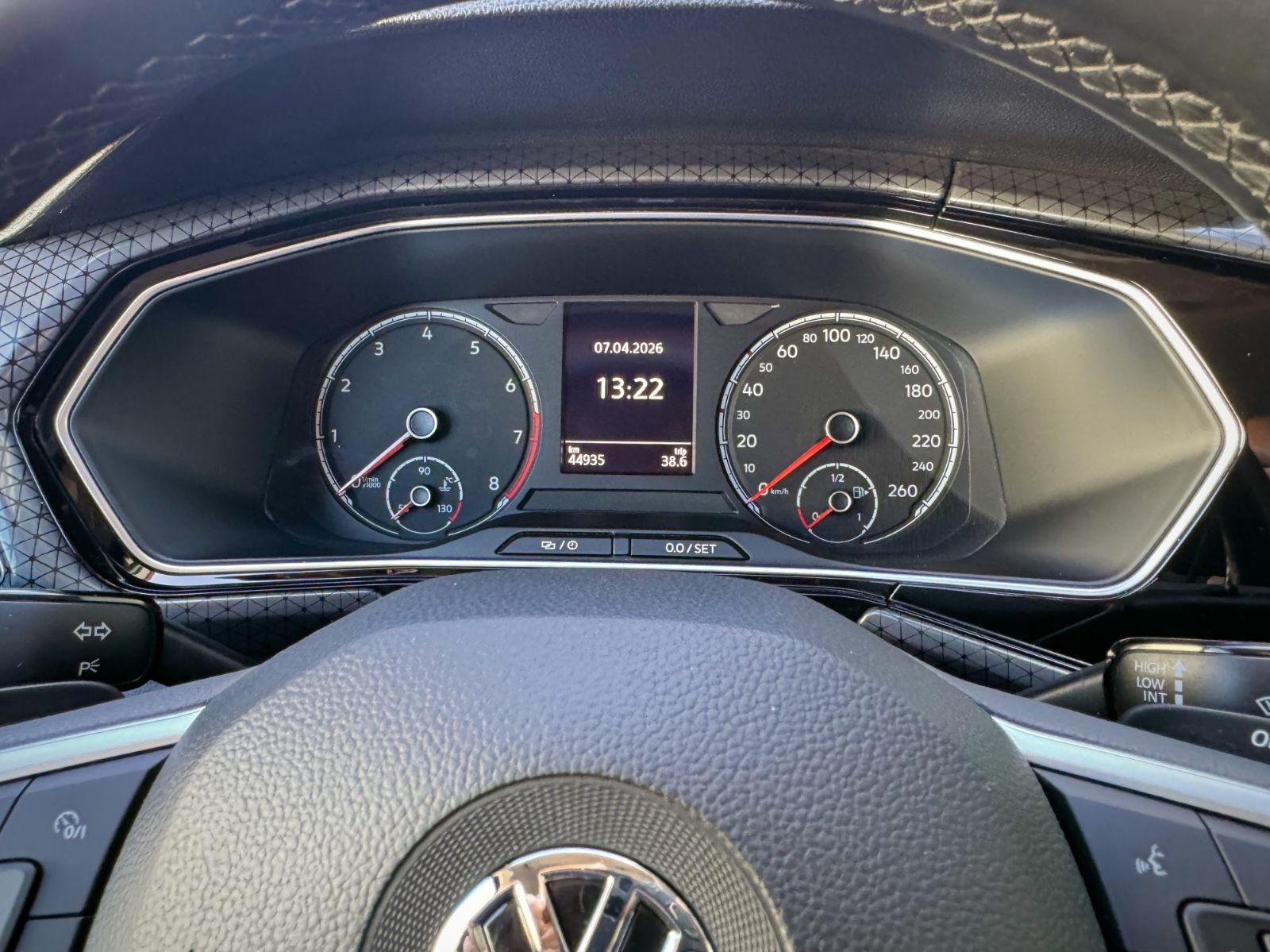 Fahrzeugabbildung Volkswagen T-Cross 1.0 TSI-DSG Style*AHK|NAV|LED|ACC|18"ALU