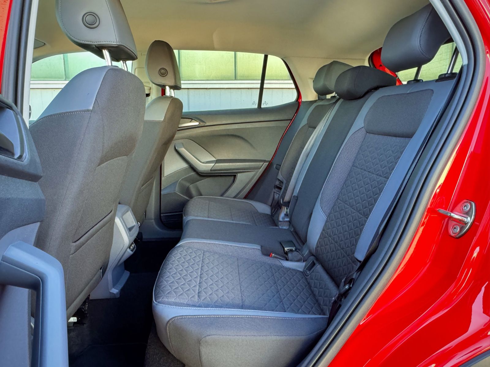 Fahrzeugabbildung Volkswagen T-Cross 1.0 TSI-DSG Style*AHK|NAV|LED|ACC|18"ALU