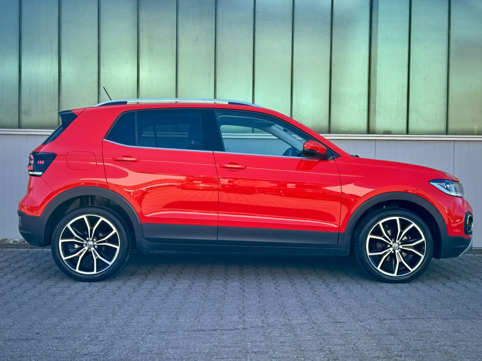 Fahrzeugabbildung Volkswagen T-Cross 1.0 TSI-DSG Style*AHK|NAV|LED|ACC|18"ALU