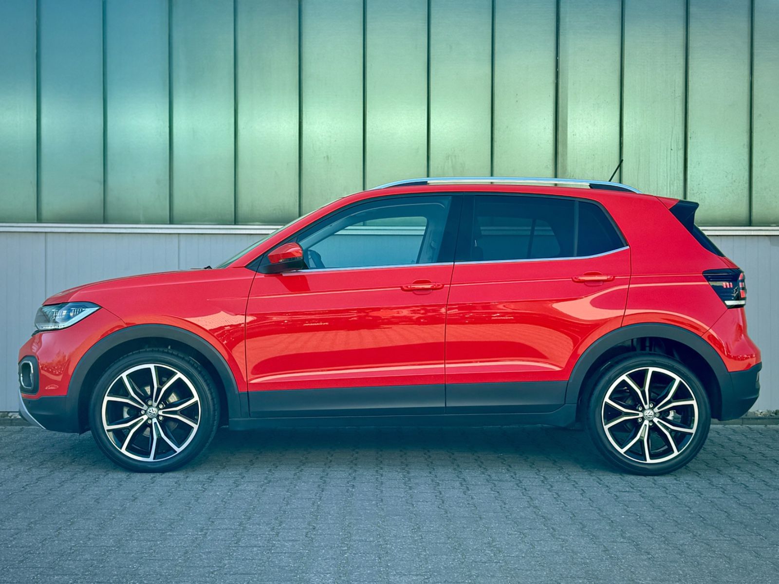 Fahrzeugabbildung Volkswagen T-Cross 1.0 TSI-DSG Style*AHK|NAV|LED|ACC|18"ALU