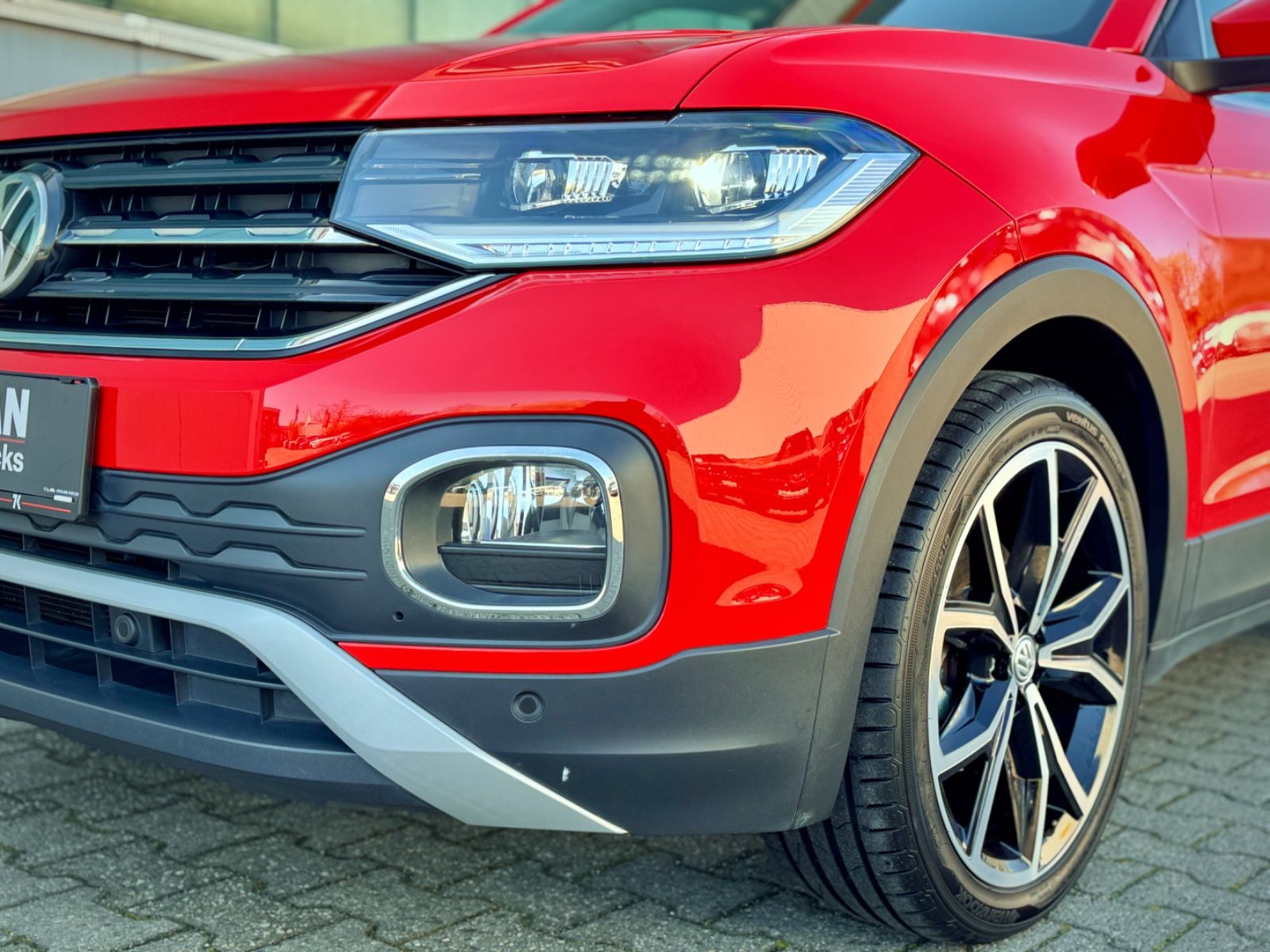 Fahrzeugabbildung Volkswagen T-Cross 1.0 TSI-DSG Style*AHK|NAV|LED|ACC|18"ALU