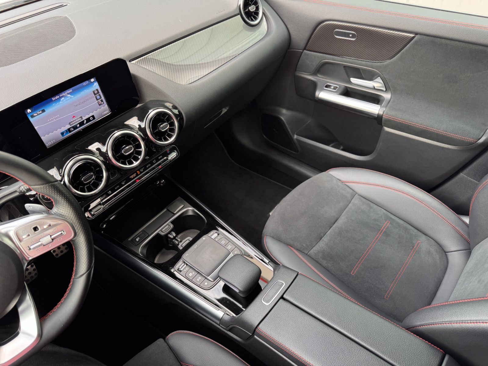 Fahrzeugabbildung Mercedes-Benz GLA 220d 4Matic AMG-Line *8G|CAM|ASSIST*
