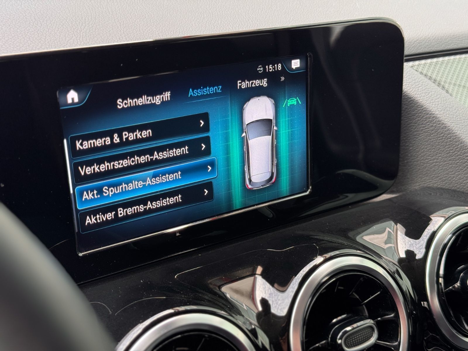Fahrzeugabbildung Mercedes-Benz GLA 220d 4Matic AMG-Line *8G|CAM|ASSIST*