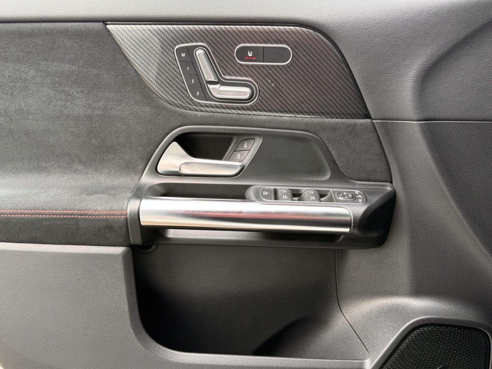 Fahrzeugabbildung Mercedes-Benz GLA 220d 4Matic AMG-Line *8G|CAM|ASSIST*
