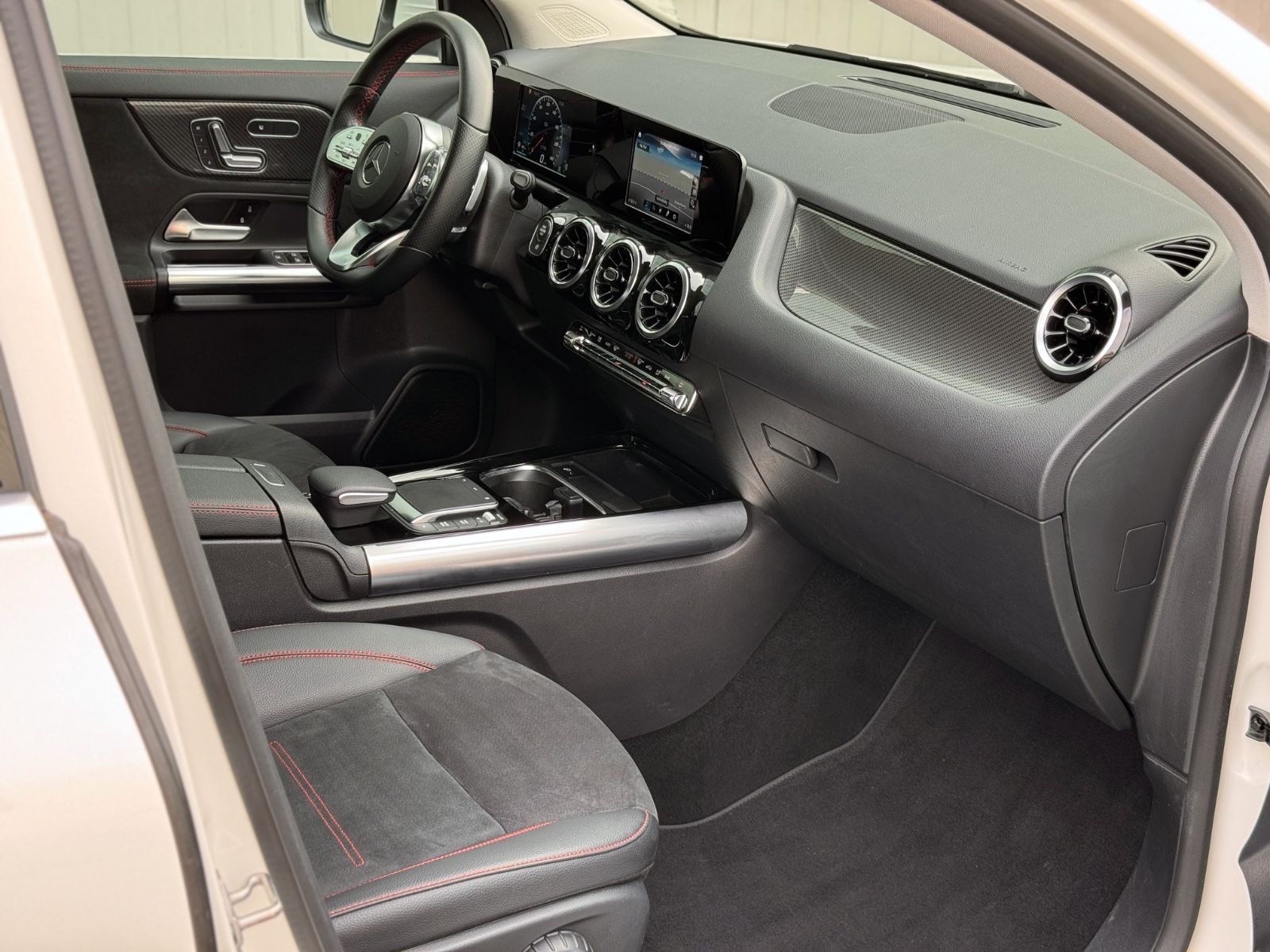 Fahrzeugabbildung Mercedes-Benz GLA 220d 4Matic AMG-Line *8G|CAM|ASSIST*