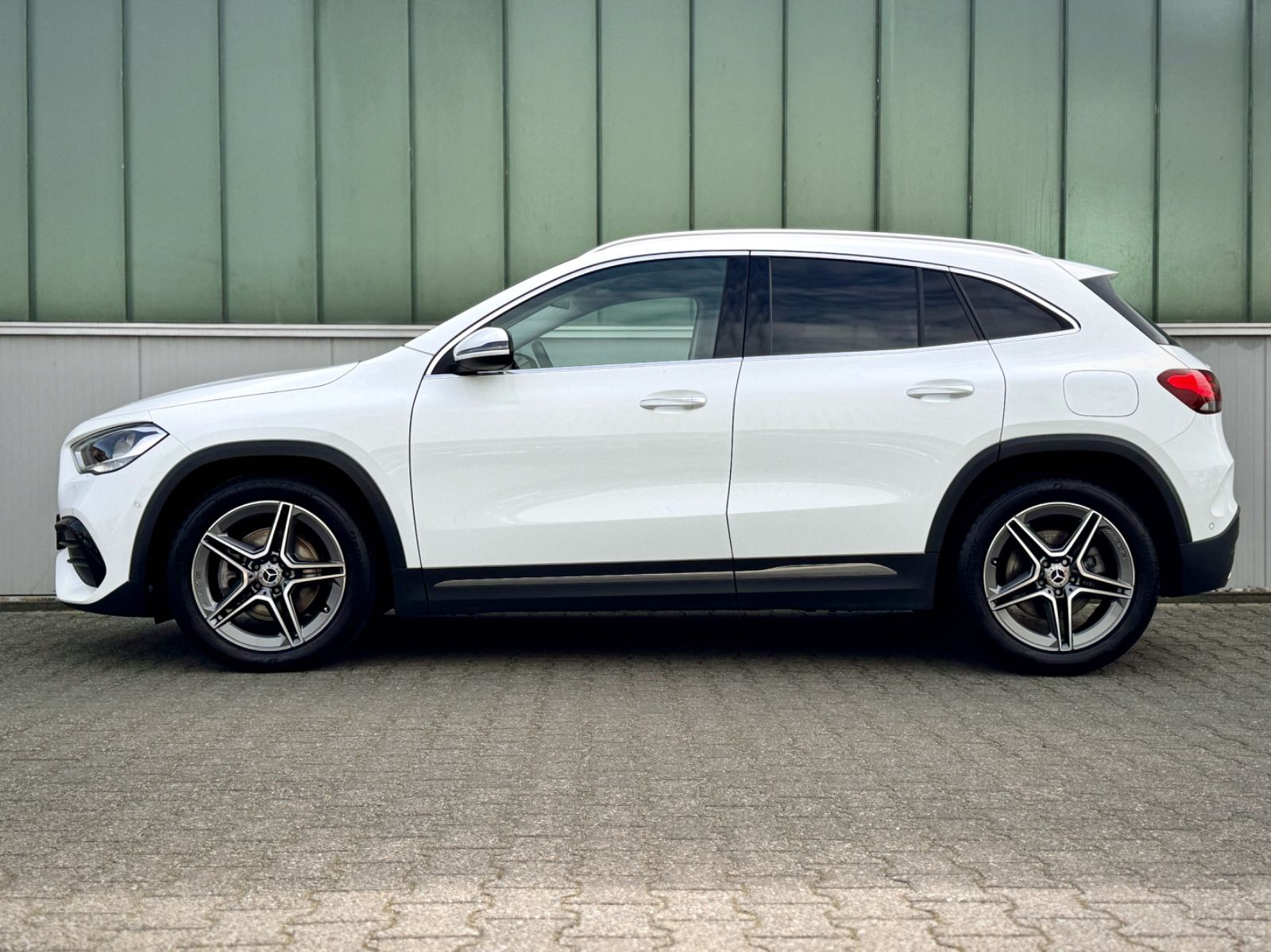 Fahrzeugabbildung Mercedes-Benz GLA 220d 4Matic AMG-Line *8G|CAM|ASSIST*