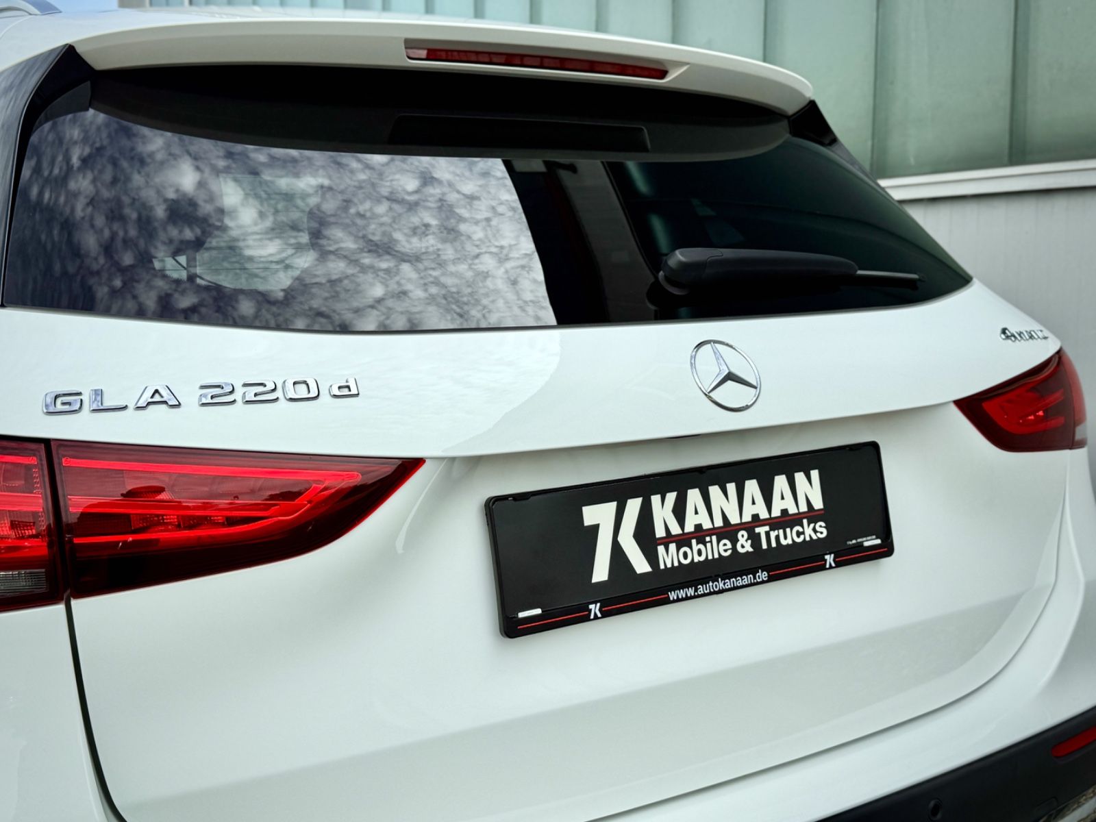 Fahrzeugabbildung Mercedes-Benz GLA 220d 4Matic AMG-Line *8G|CAM|ASSIST*