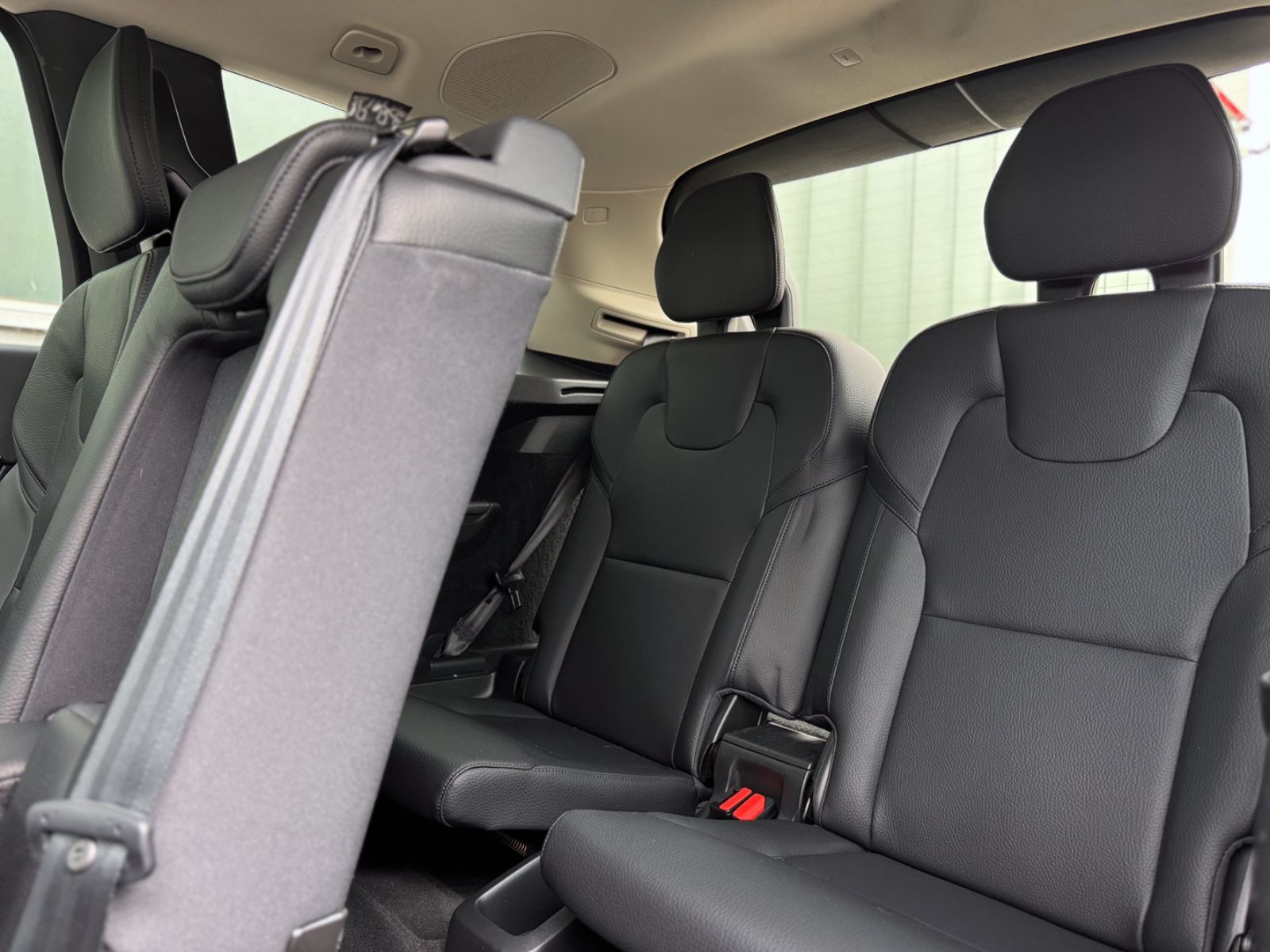 Fahrzeugabbildung Volvo XC90 T8 AWD R Design Expression *7-SITZE*