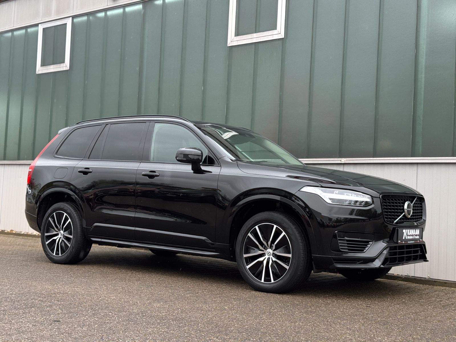 Fahrzeugabbildung Volvo XC90 T8 AWD R Design Expression *7-SITZE*
