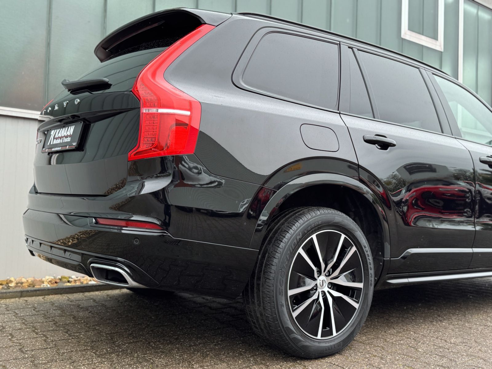 Fahrzeugabbildung Volvo XC90 T8 AWD R Design Expression *7-SITZE*