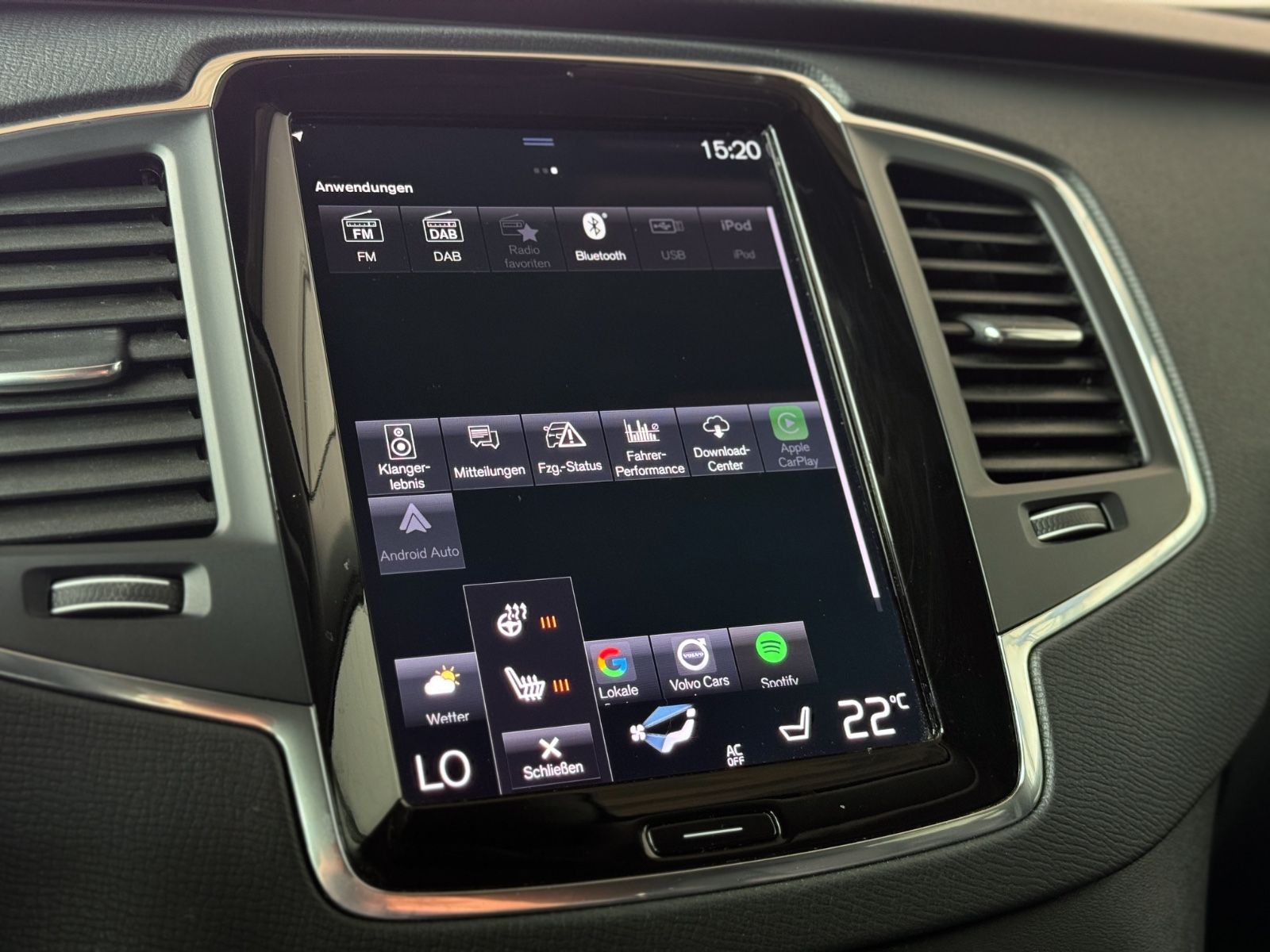 Fahrzeugabbildung Volvo XC90 T8 AWD R Design Expression *7-SITZE*