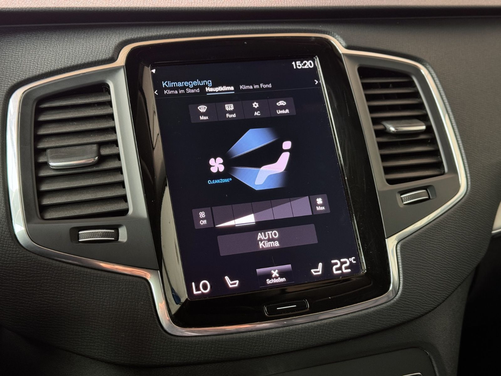 Fahrzeugabbildung Volvo XC90 T8 AWD R Design Expression *7-SITZE*