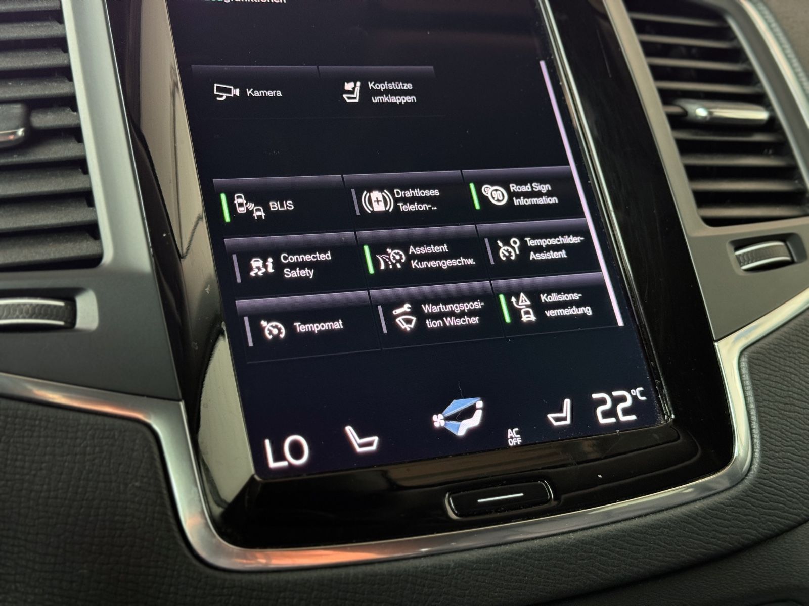 Fahrzeugabbildung Volvo XC90 T8 AWD R Design Expression *7-SITZE*