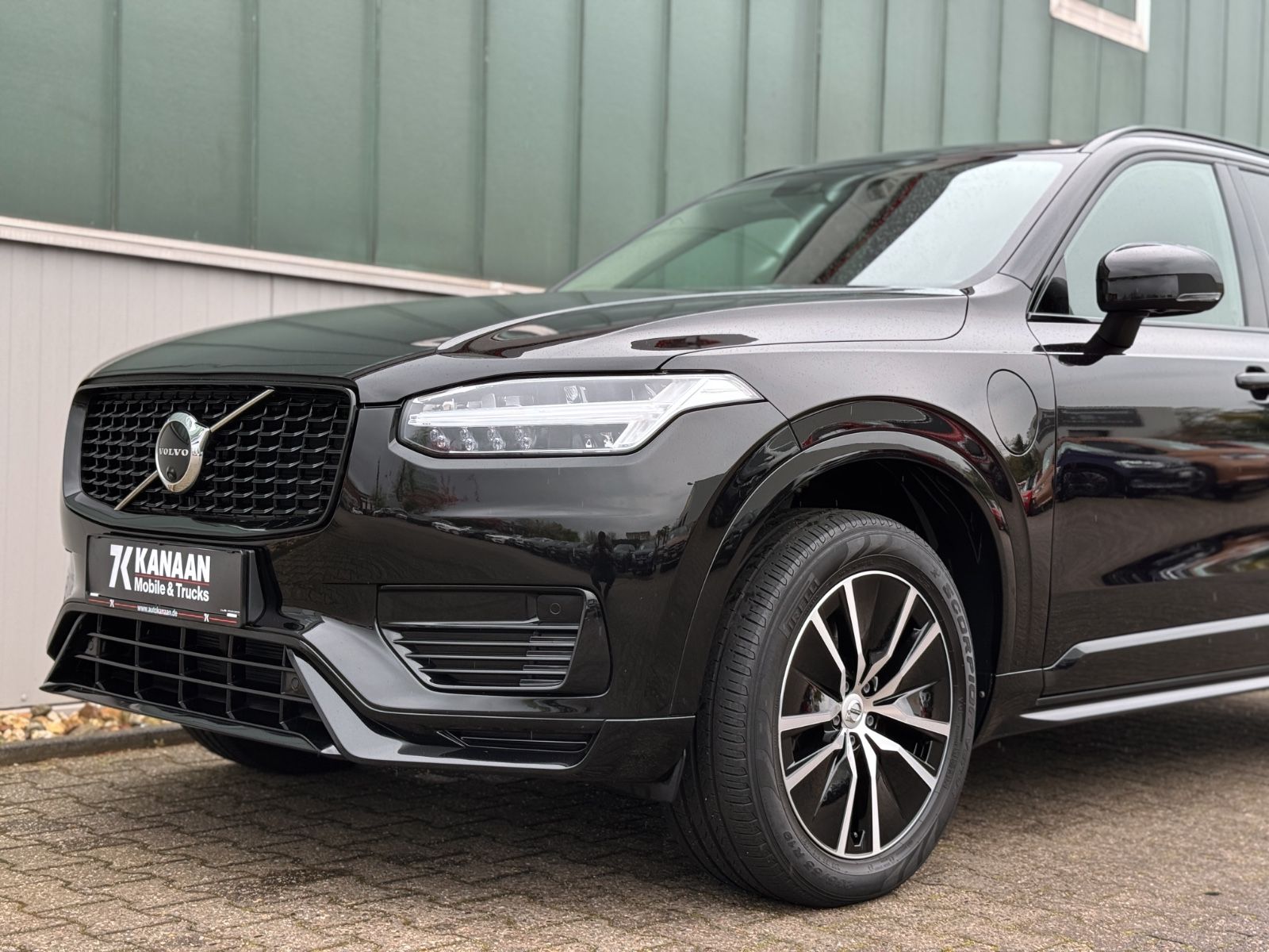 Fahrzeugabbildung Volvo XC90 T8 AWD R Design Expression *7-SITZE*