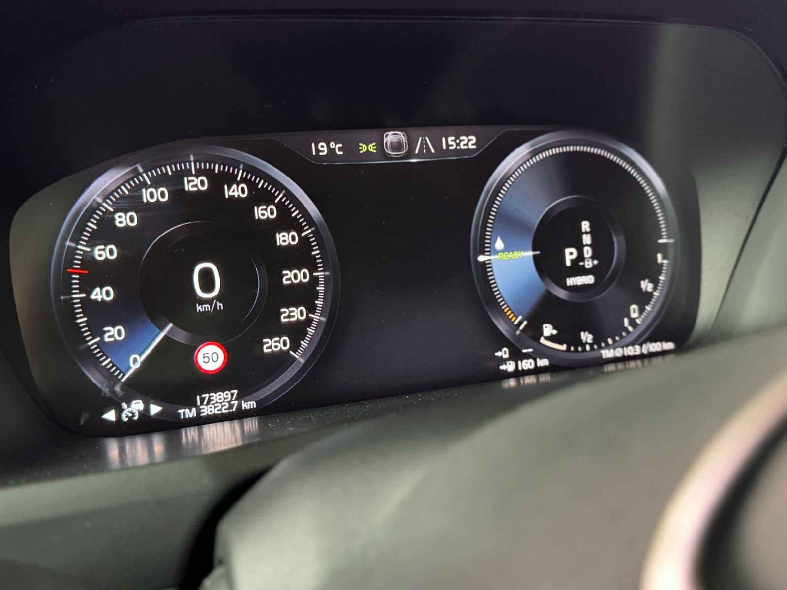 Fahrzeugabbildung Volvo XC90 T8 AWD R Design Expression *7-SITZE*