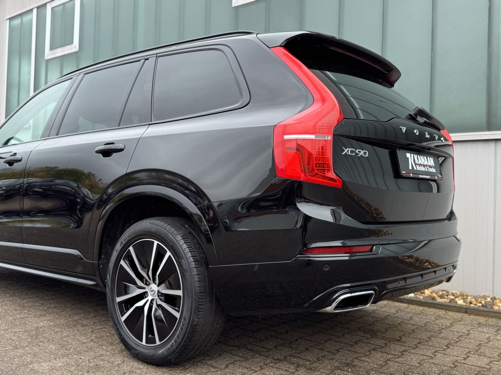 Fahrzeugabbildung Volvo XC90 T8 AWD R Design Expression *7-SITZE*