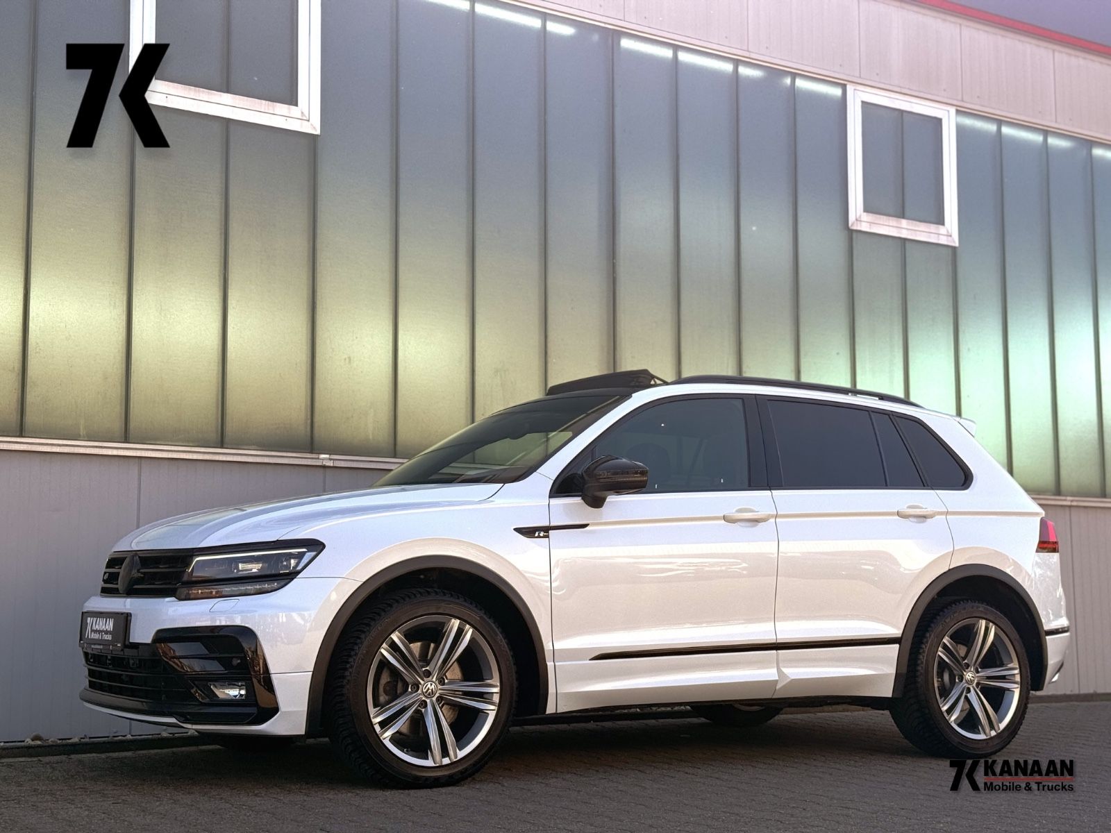 Fahrzeugabbildung Volkswagen Tiguan 2.0TSI 4Motion Highline R-LINE *PANO|AHK*