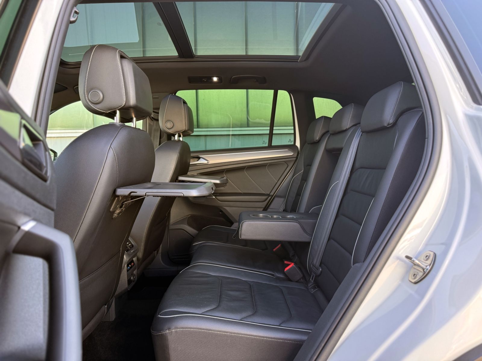 Fahrzeugabbildung Volkswagen Tiguan 2.0TSI 4Motion Highline R-LINE *PANO|AHK*