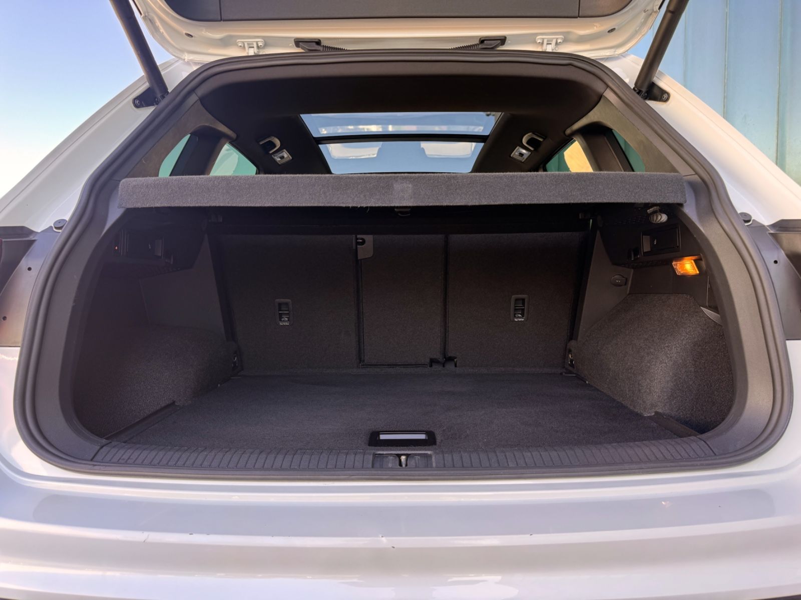 Fahrzeugabbildung Volkswagen Tiguan 2.0TSI 4Motion Highline R-LINE *PANO|AHK*