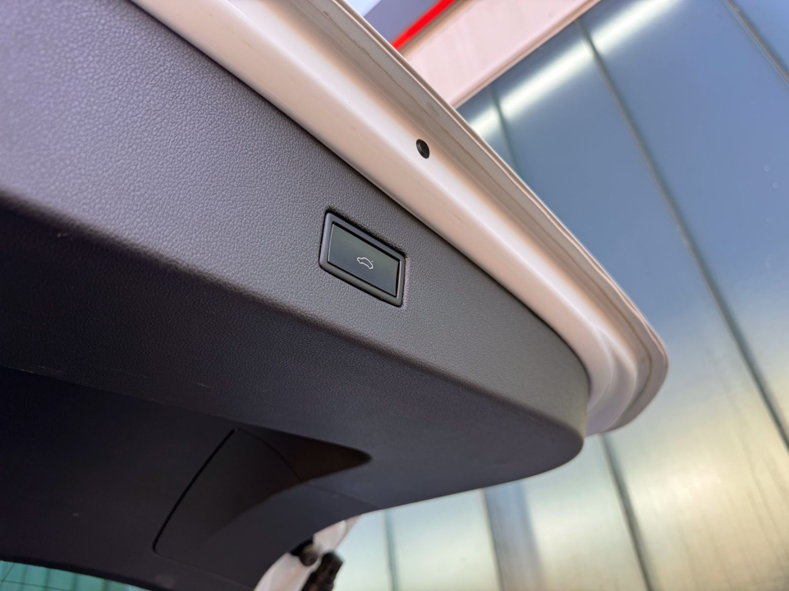 Fahrzeugabbildung Volkswagen Tiguan 2.0TSI 4Motion Highline R-LINE *PANO|AHK*