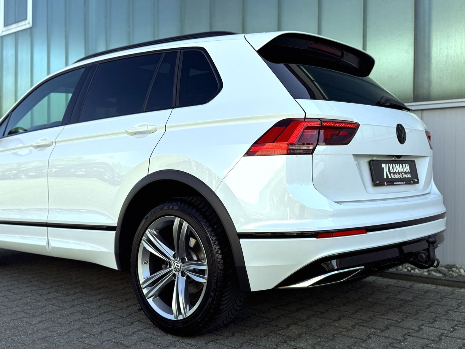 Fahrzeugabbildung Volkswagen Tiguan 2.0TSI 4Motion Highline R-LINE *PANO|AHK*
