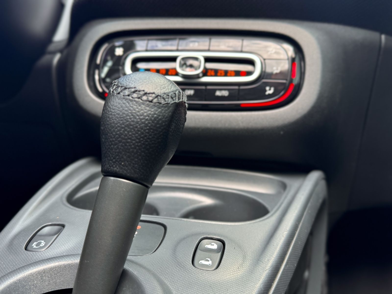 Fahrzeugabbildung Smart ForTwo Cabriolet Autom. Passion*NAVI|SCHECKHEFT*