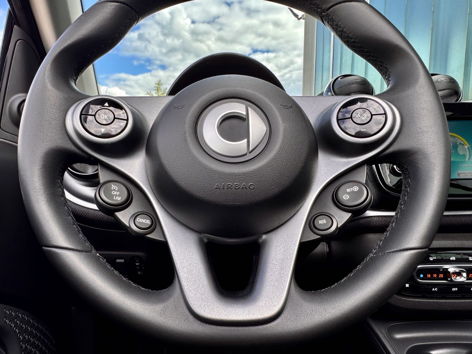 Fahrzeugabbildung Smart ForTwo Cabriolet Autom. Passion*NAVI|SCHECKHEFT*