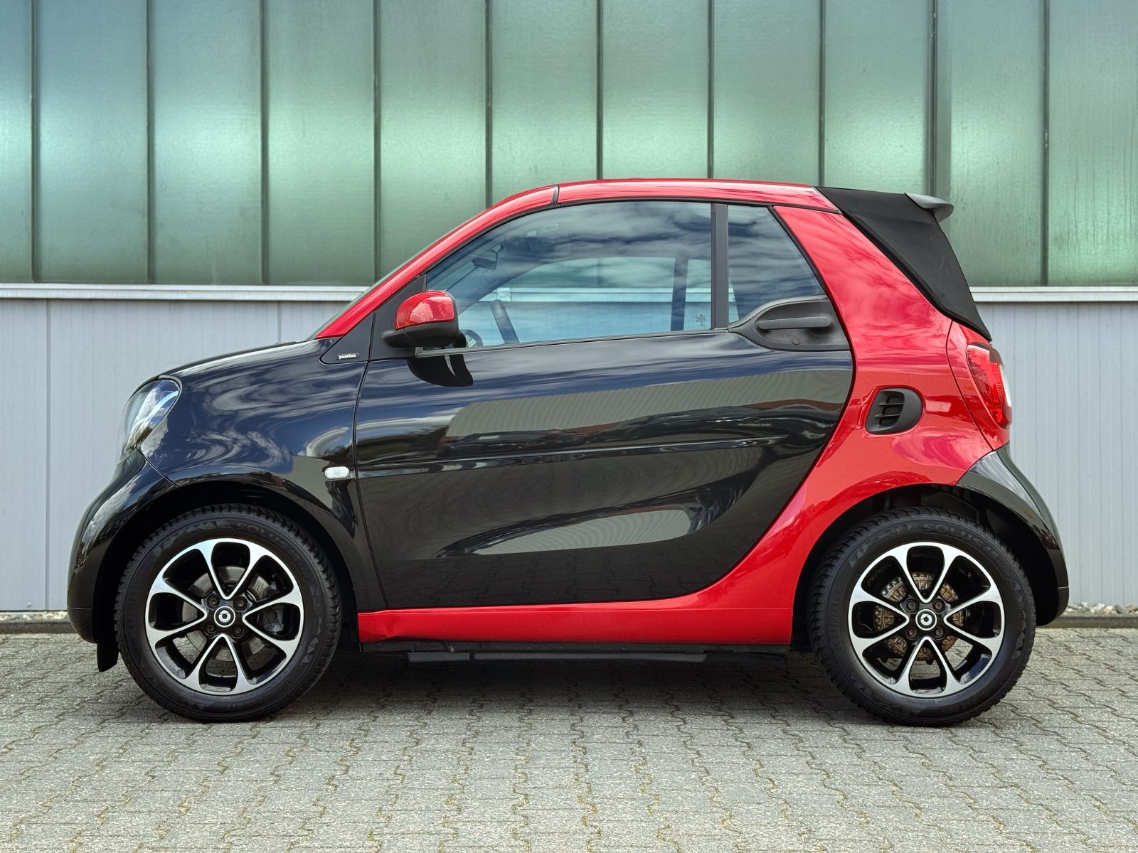 Fahrzeugabbildung Smart ForTwo Cabriolet Autom. Passion*NAVI|SCHECKHEFT*