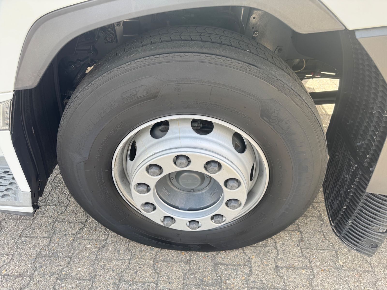 Fahrzeugabbildung DAF XG 480 FT Standklima 2 x TANK 1.195Ltr