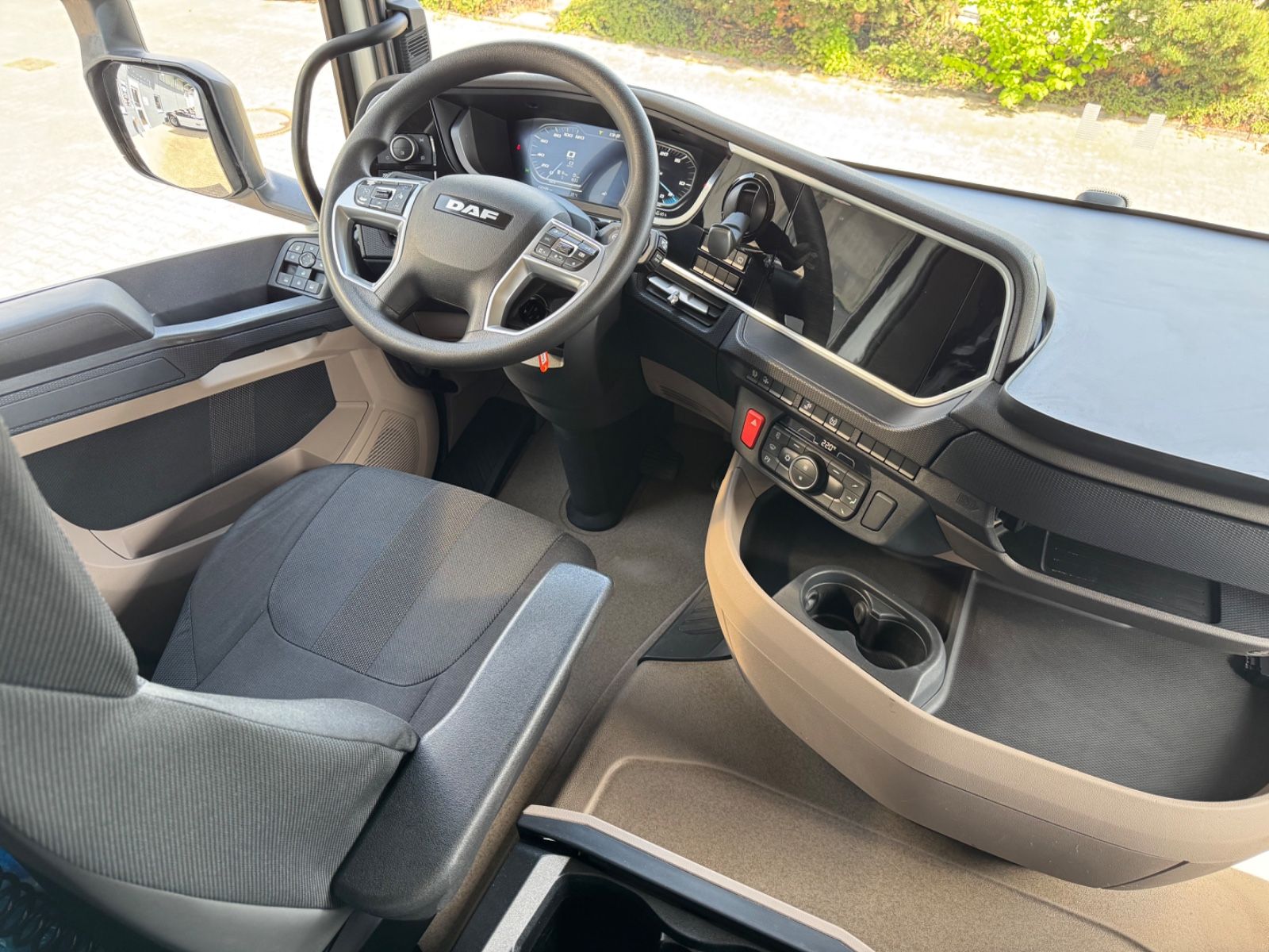 Fahrzeugabbildung DAF XG 480 FT Standklima 2 x TANK 1.195Ltr