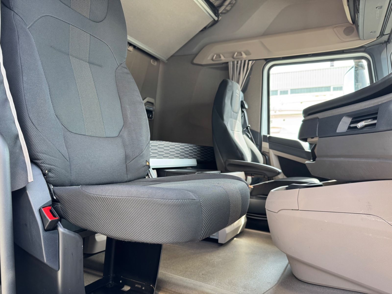 Fahrzeugabbildung DAF XG 480 FT Standklima 2 x TANK 1.195Ltr