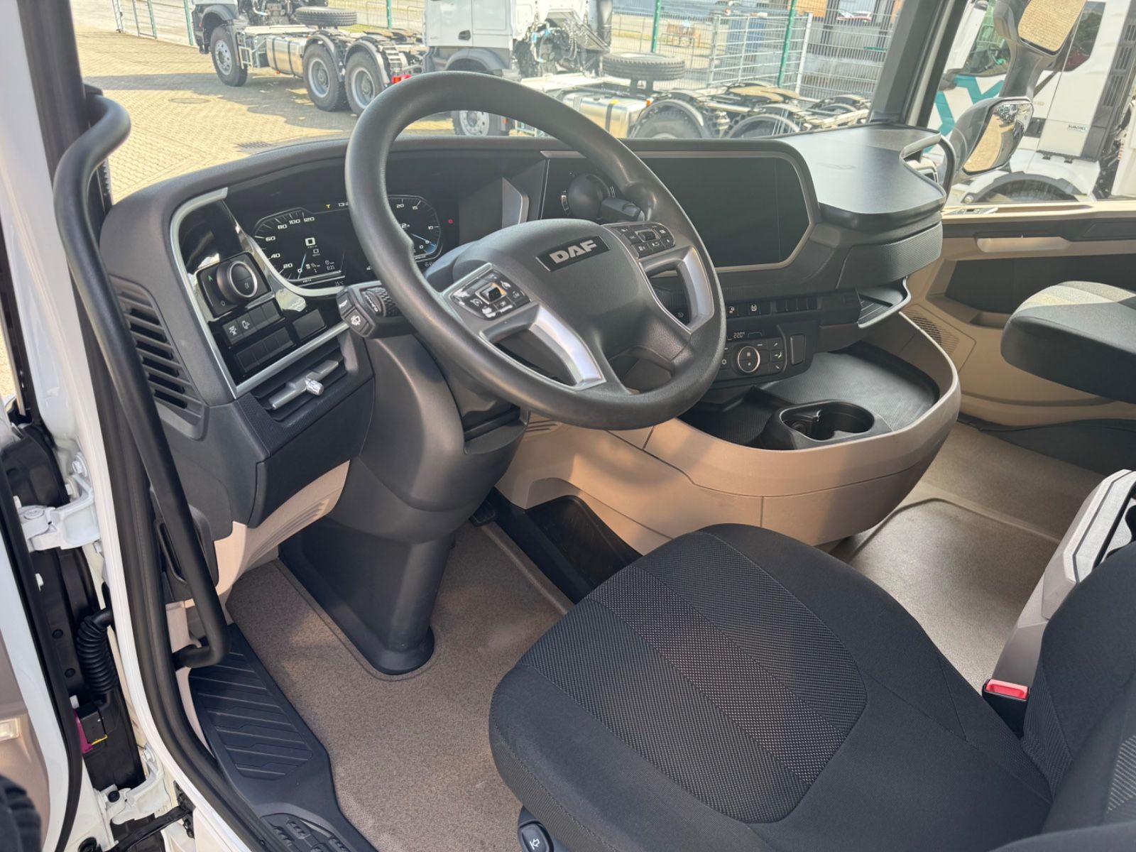 Fahrzeugabbildung DAF XG 480 FT Standklima 2 x TANK 1.195Ltr