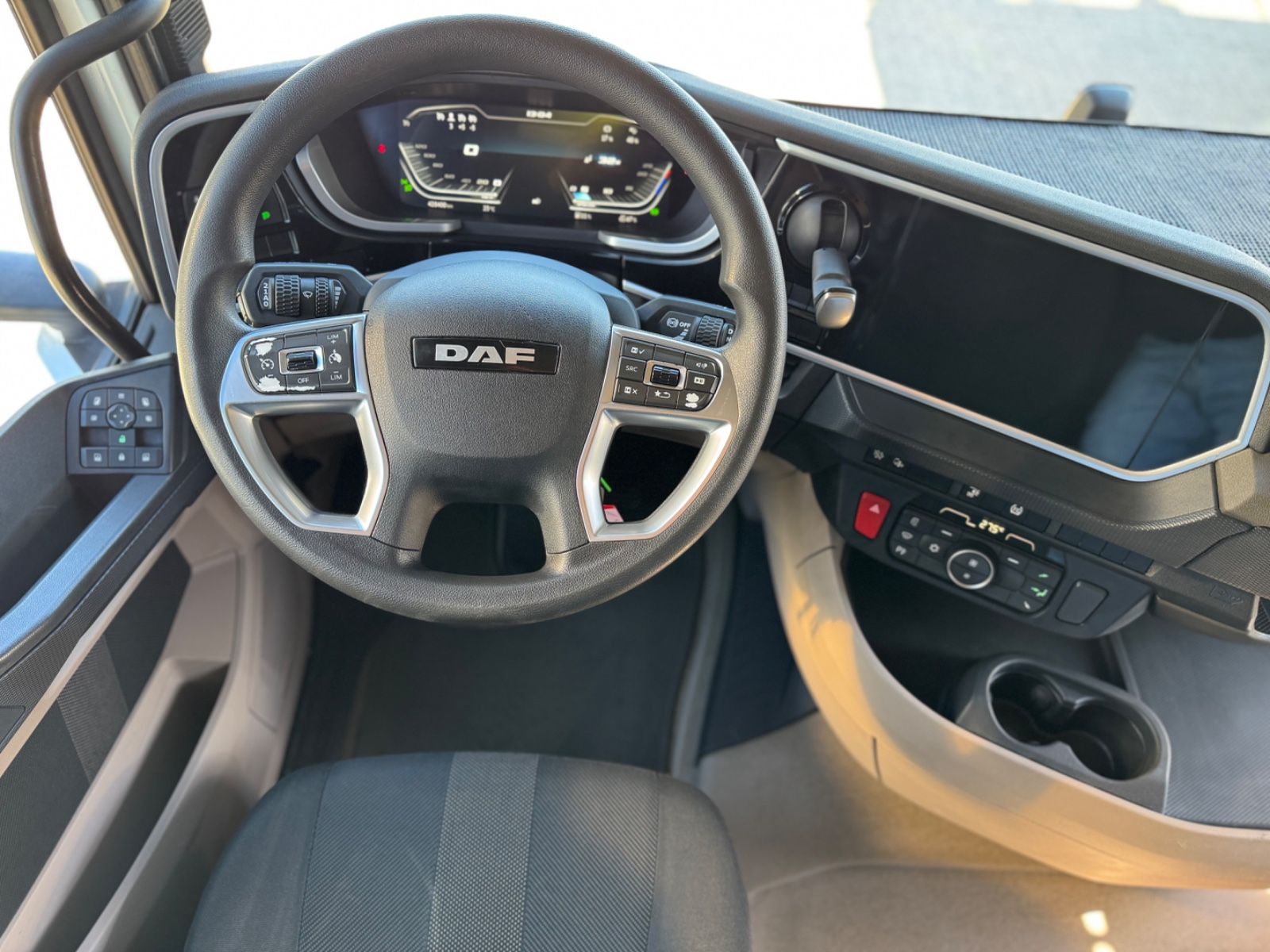 Fahrzeugabbildung DAF XG 480 FT   Standklima 2 x TANK 1.195Ltr