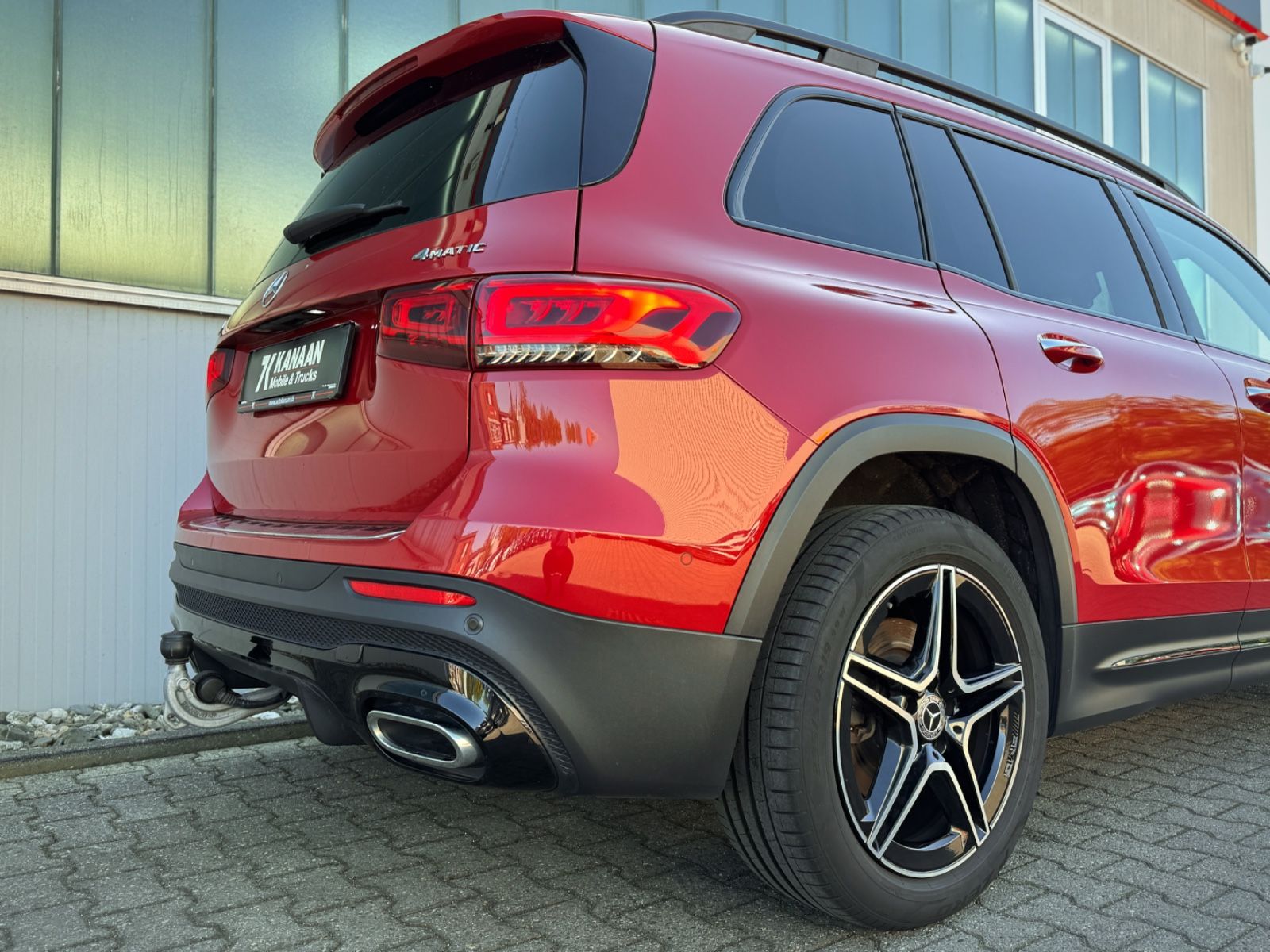 Fahrzeugabbildung Mercedes-Benz GLB 220d 4Matic AMG *7-SITZER|LED|AHK|NIGHT*