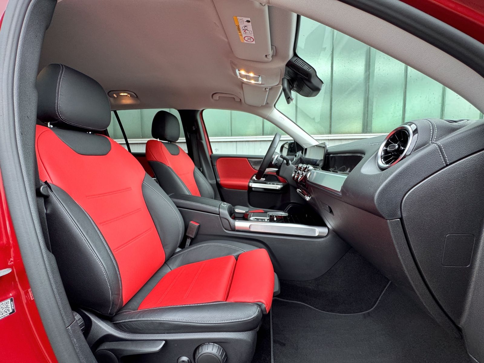 Fahrzeugabbildung Mercedes-Benz GLB 220d 4Matic AMG *7-SITZER|LED|AHK|NIGHT*